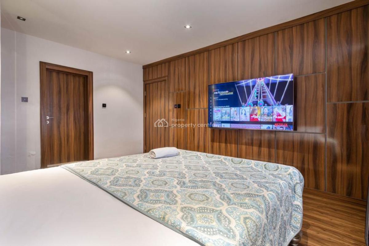 Smart Waterfront 3 Bedrooms Apartment, Lekki Phase 1, Lekki, Lagos, Mini Flat (room and Parlour) Short Let
