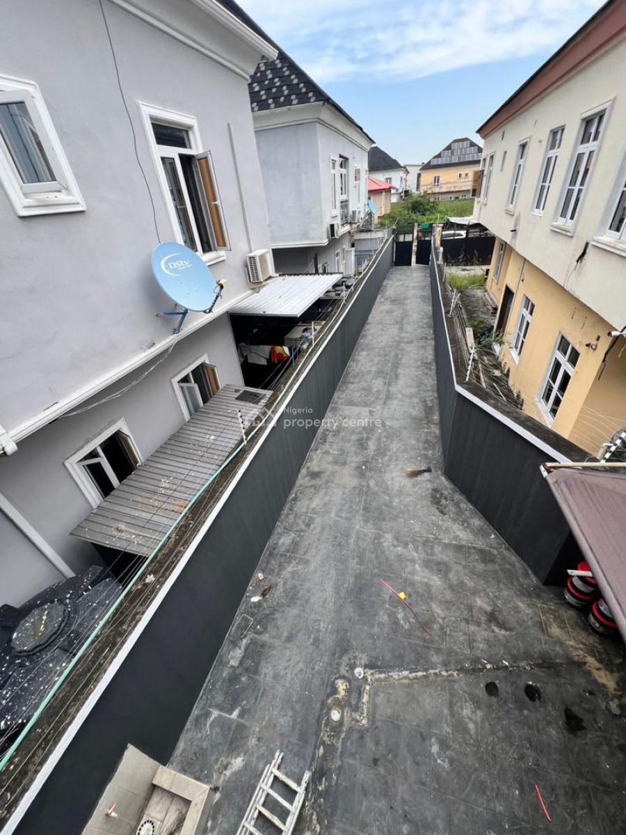 Well Maintained 4bedroom Duplex with Bq 5car Park, Secured Estate Chevron Drive, Lekki Expressway, Lekki, Lagos, Semi-detached Duplex for Sale