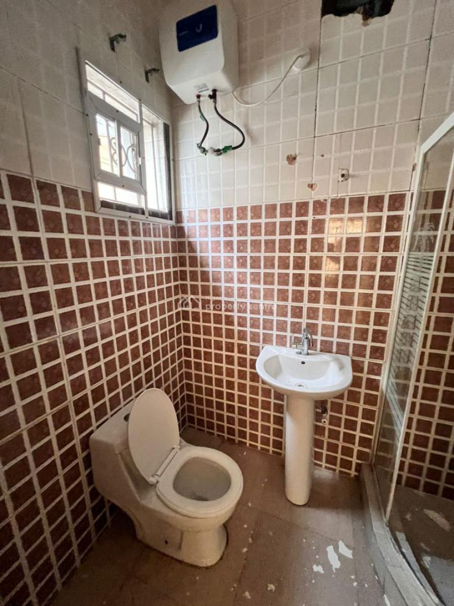 Well Maintained 4bedroom Duplex with Bq 5car Park, Secured Estate Chevron Drive, Lekki Expressway, Lekki, Lagos, Semi-detached Duplex for Sale