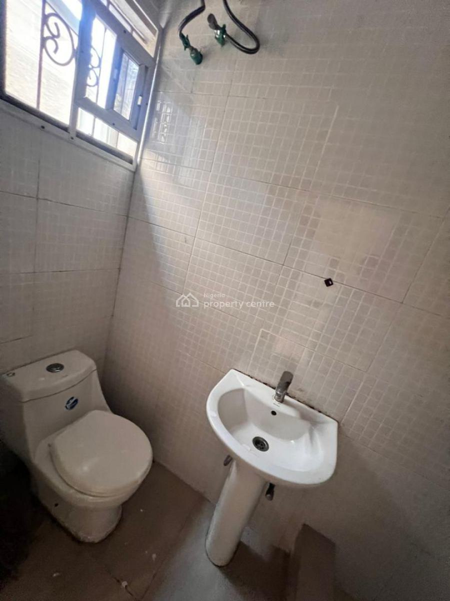 Well Maintained 4bedroom Duplex with Bq 5car Park, Secured Estate Chevron Drive, Lekki Expressway, Lekki, Lagos, Semi-detached Duplex for Sale