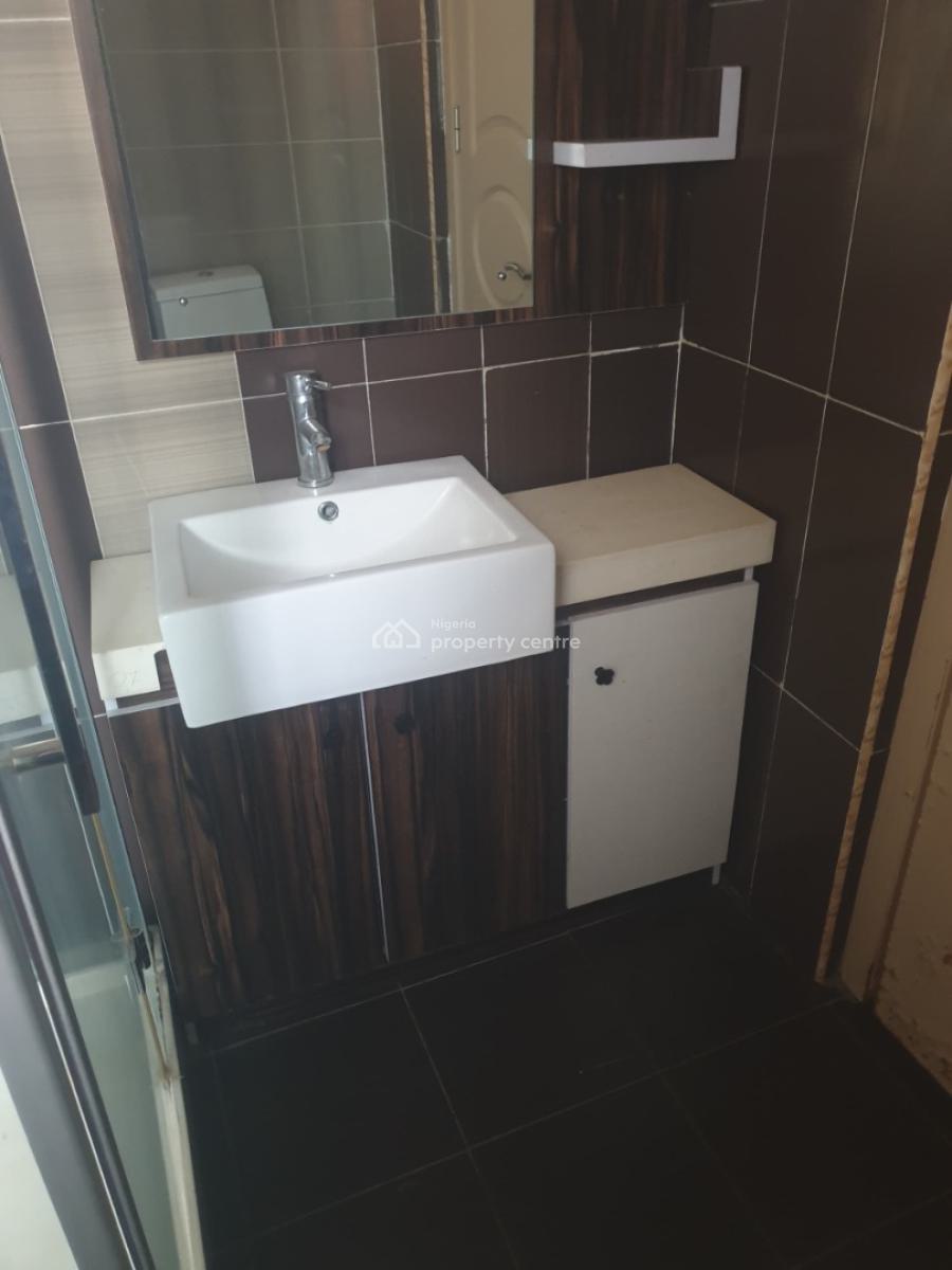 Executive 3 Bedroom Apartment, Gra Phase 2, Magodo, Lagos, Flat / Apartment for Rent