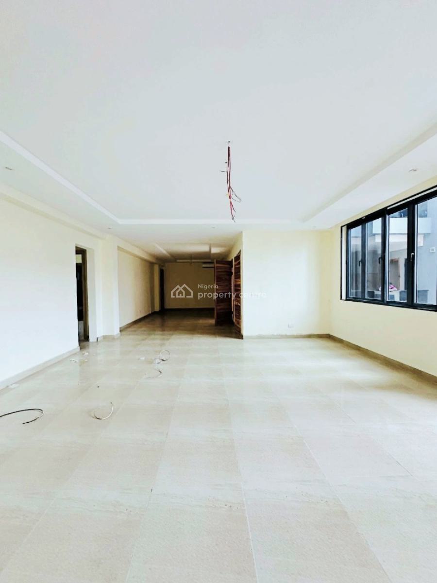 Massive 3 Bedroom Apartment, Lekki Phase 1, Lekki, Lagos, Flat / Apartment for Rent