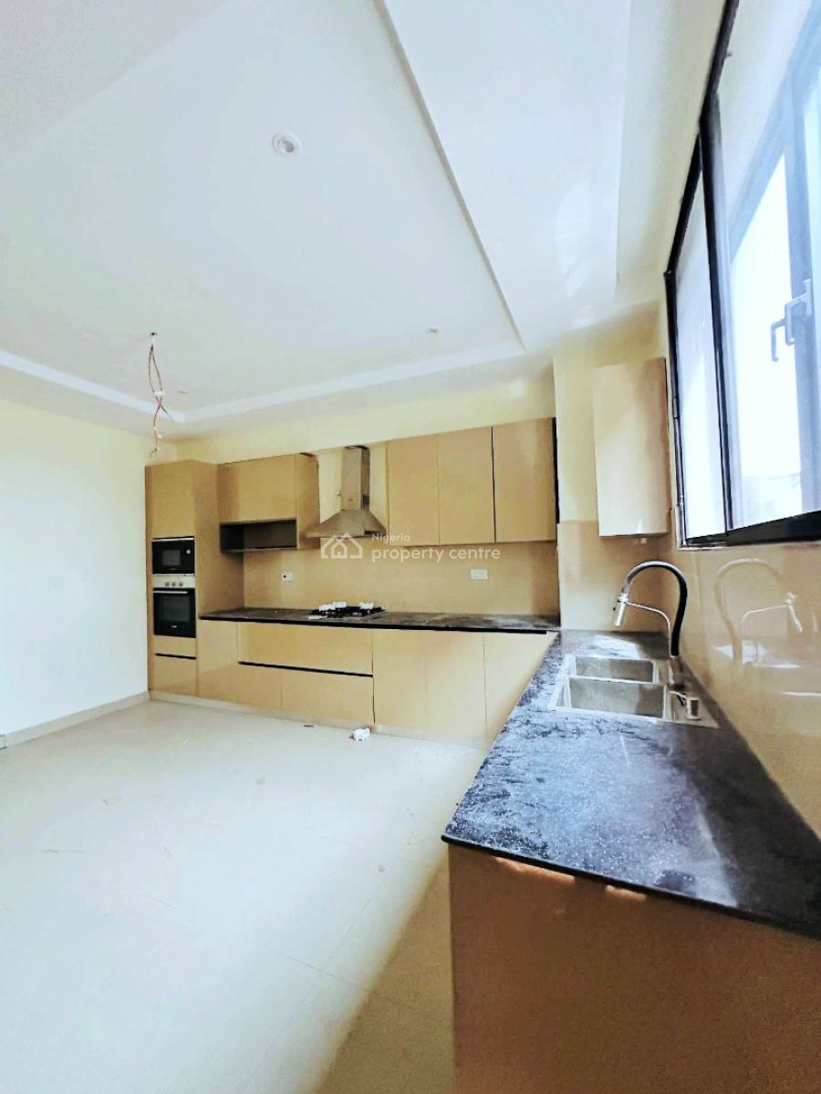 Massive 3 Bedroom Apartment, Lekki Phase 1, Lekki, Lagos, Flat / Apartment for Rent