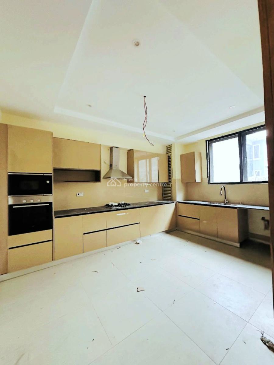 Massive 3 Bedroom Apartment, Lekki Phase 1, Lekki, Lagos, Flat / Apartment for Rent