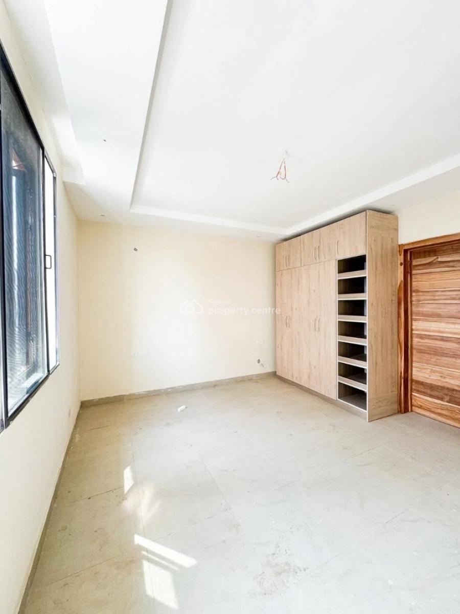 Massive 3 Bedroom Apartment, Lekki Phase 1, Lekki, Lagos, Flat / Apartment for Rent