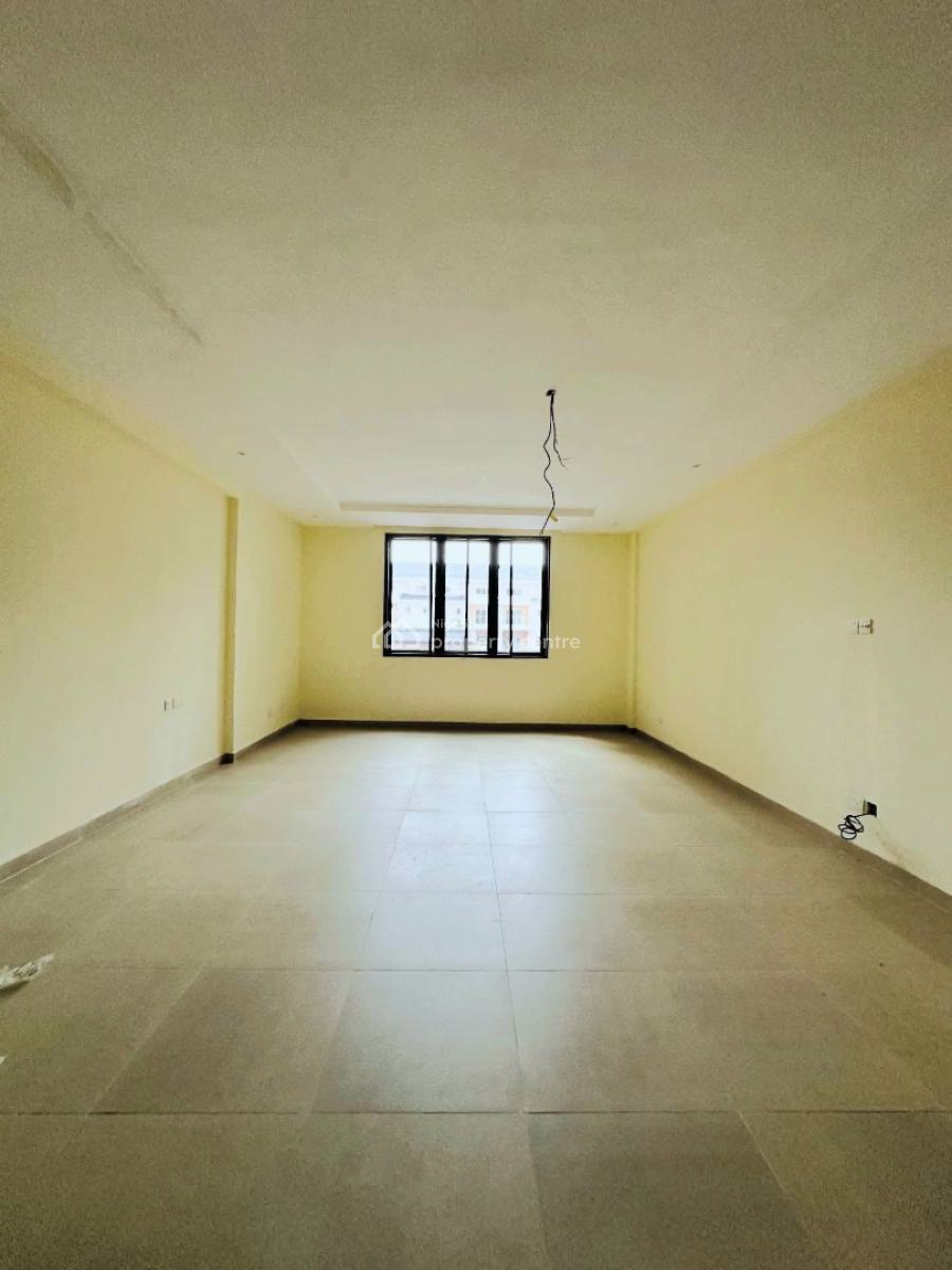Massive 3 Bedroom Apartment, Lekki Phase 1, Lekki, Lagos, Flat / Apartment for Rent