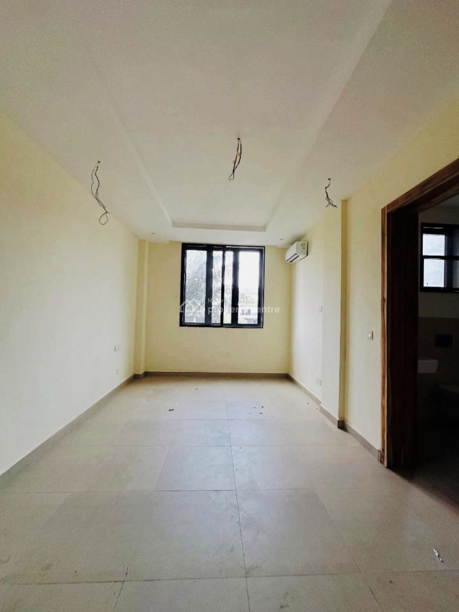Massive 3 Bedroom Apartment, Lekki Phase 1, Lekki, Lagos, Flat / Apartment for Rent