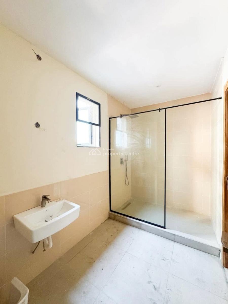 Massive 3 Bedroom Apartment, Lekki Phase 1, Lekki, Lagos, Flat / Apartment for Rent