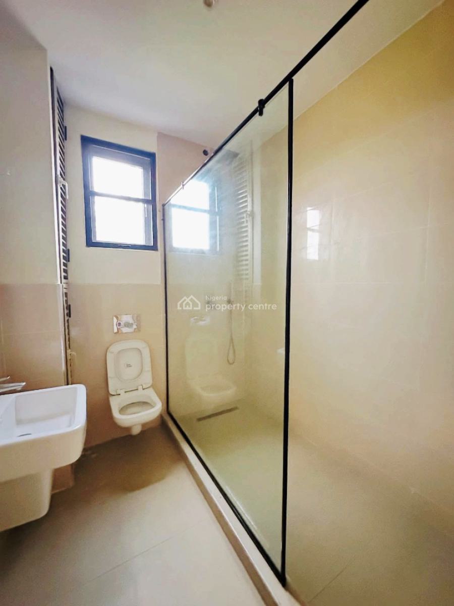 Massive 3 Bedroom Apartment, Lekki Phase 1, Lekki, Lagos, Flat / Apartment for Rent