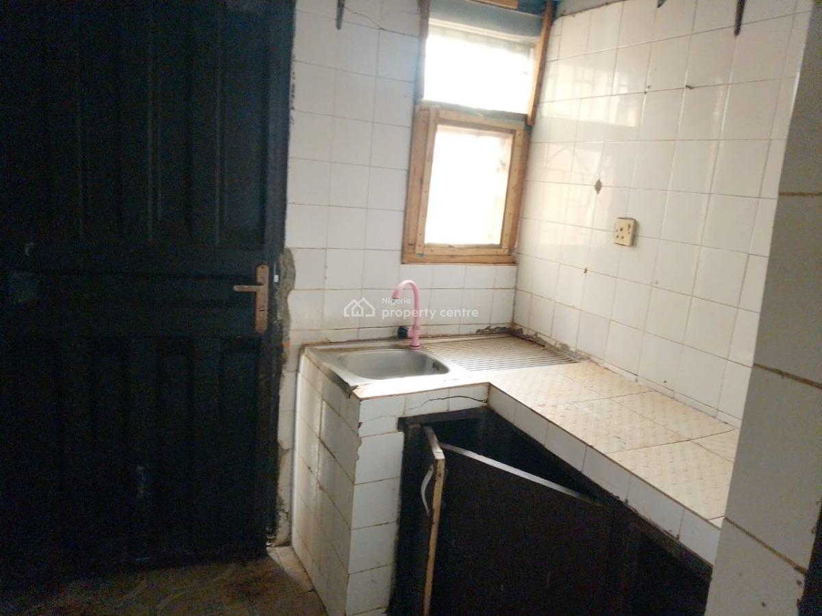 2 Bedroom Flat Available, Igbo Oluwo Estate Jumofak Bus Stop, Ikorodu, Lagos, House for Rent
