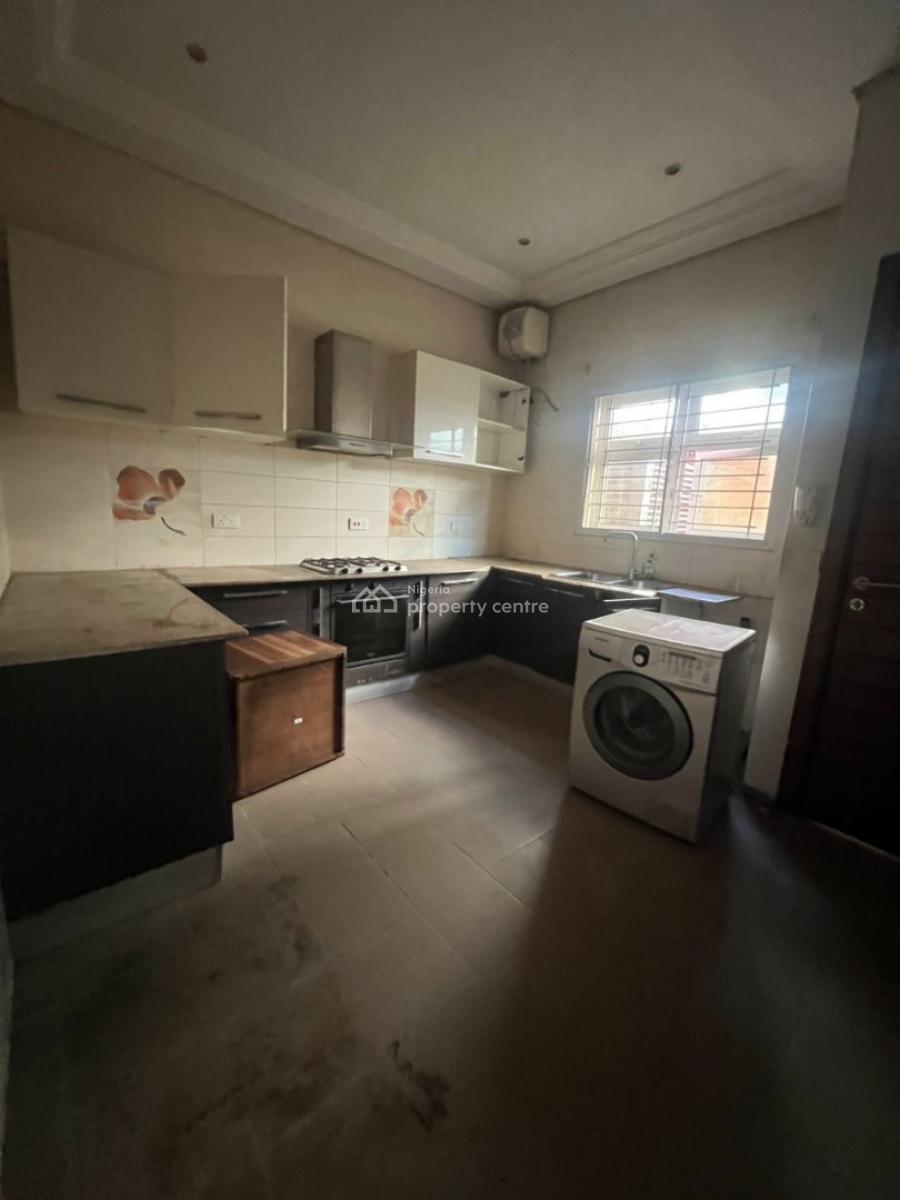 Spacious 4 Bedroom Semi Detached Duplex with Bq, Lekki Phase 1, Lekki, Lagos, Semi-detached Duplex for Rent