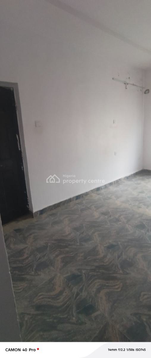 a Room Upstairs Shares Kitchen in Osapa, Off Bamidele Eletu Street, Lekki Phase 1, Lekki, Lagos, Self Contain (single Rooms) for Rent