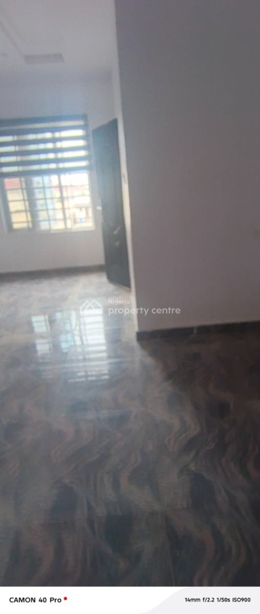 a Room Upstairs Shares Kitchen in Osapa, Off Bamidele Eletu Street, Lekki Phase 1, Lekki, Lagos, Self Contain (single Rooms) for Rent