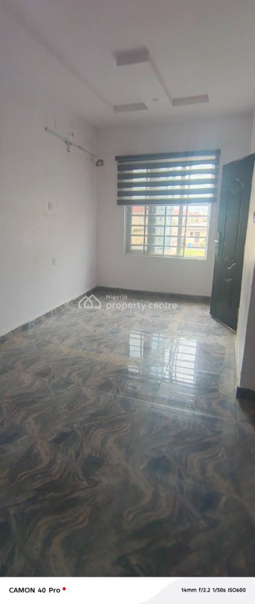 a Room Upstairs Shares Kitchen in Osapa, Off Bamidele Eletu Street, Lekki Phase 1, Lekki, Lagos, Self Contain (single Rooms) for Rent