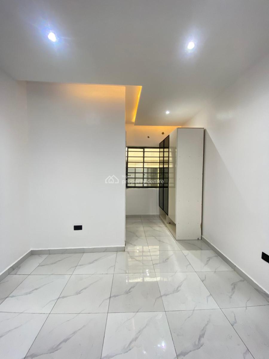 2 Bedroom Flat with Elevator, Lekki Phase 1, Lekki, Lagos, Flat / Apartment for Sale