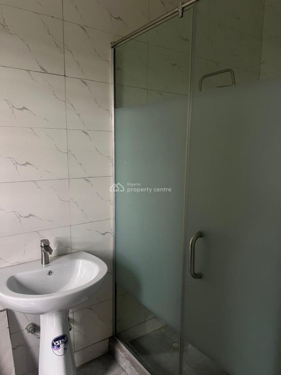 Standard 5 Bedroom Detached Duplex with Bq, Gra Phase 2, Magodo, Lagos, Detached Duplex for Sale