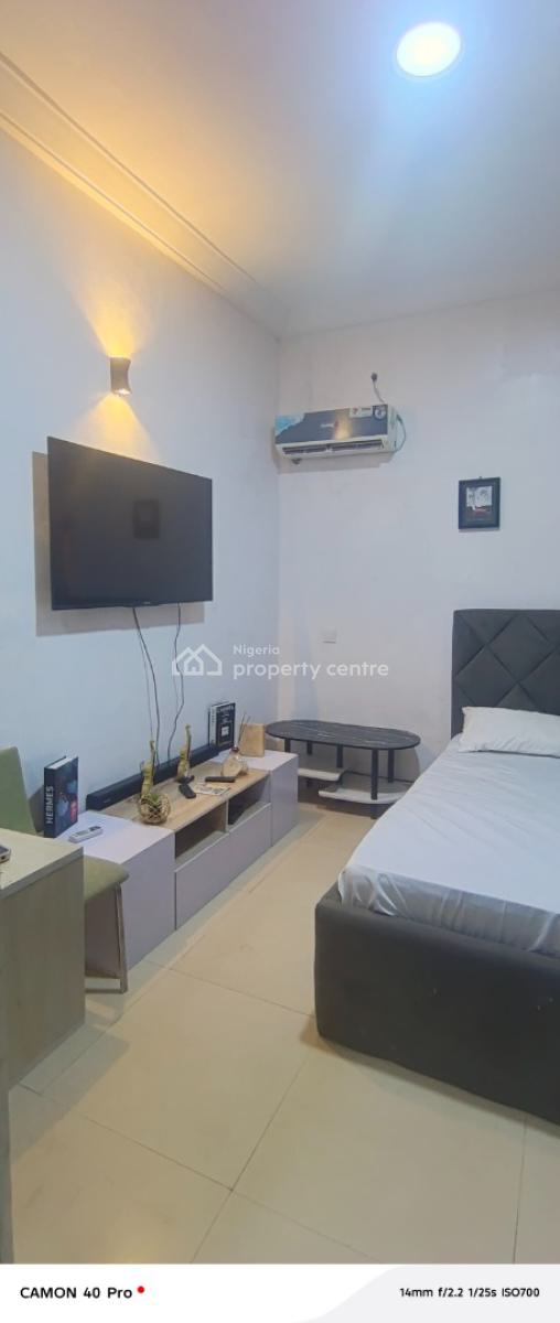 Monthly Pay Furnished Apartment in Osapa, By Circle Mall, Jakande Lekki, Lekki Phase 1, Lekki, Lagos, Self Contain (single Rooms) for Rent