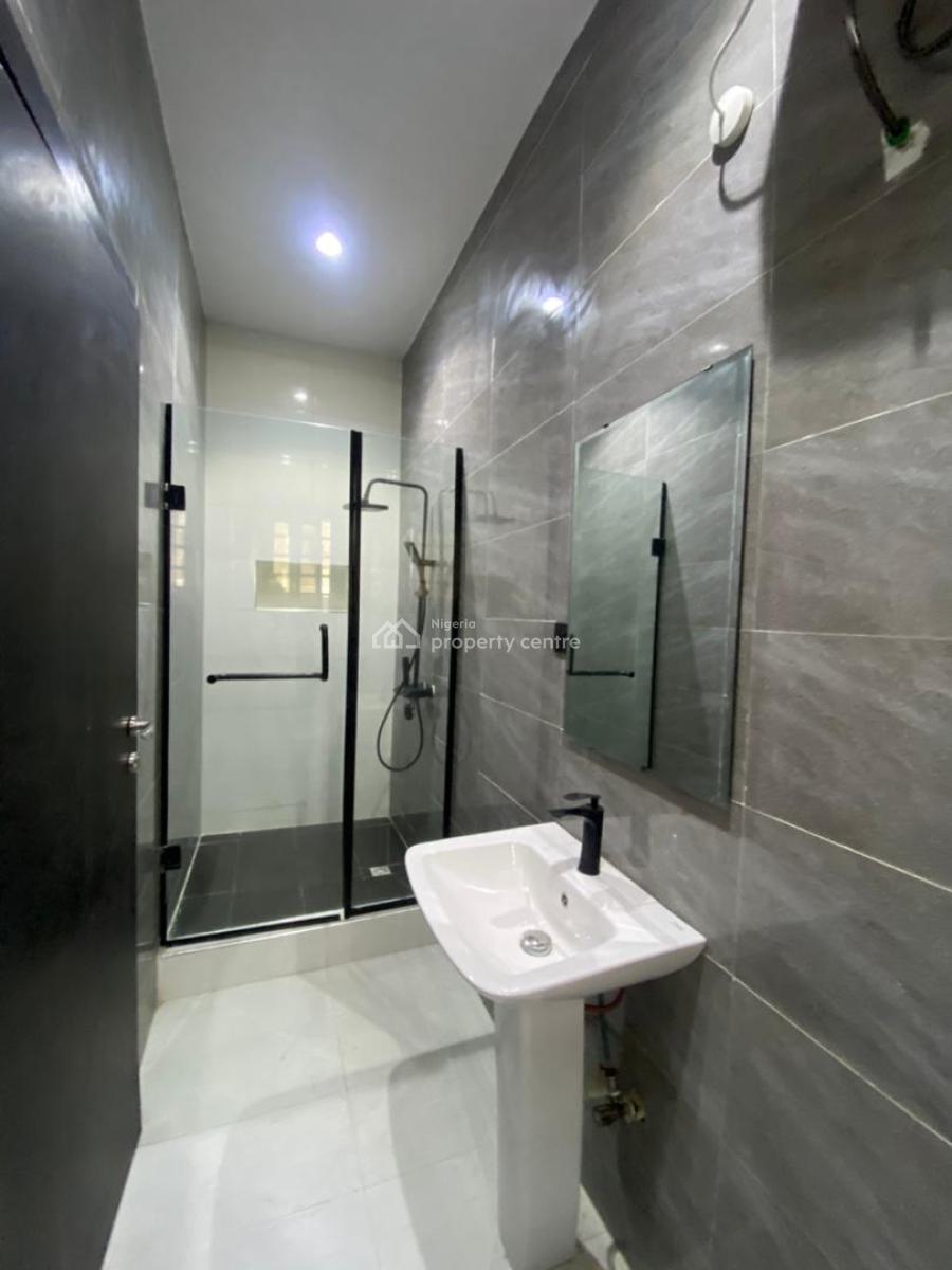 2 Bedroom Flat with Elevator, Lekki Phase 1, Lekki, Lagos, Flat / Apartment for Sale