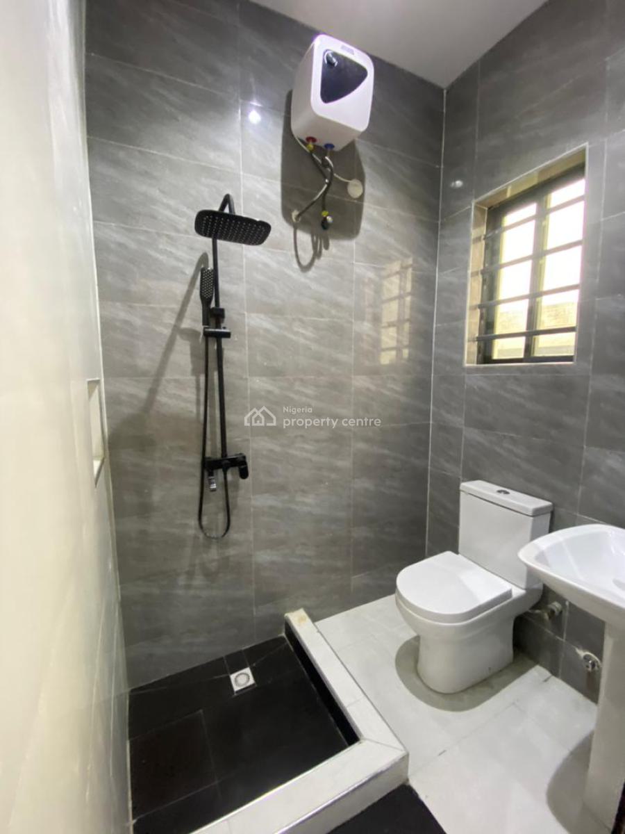 2 Bedroom Flat with Elevator, Lekki Phase 1, Lekki, Lagos, Flat / Apartment for Sale