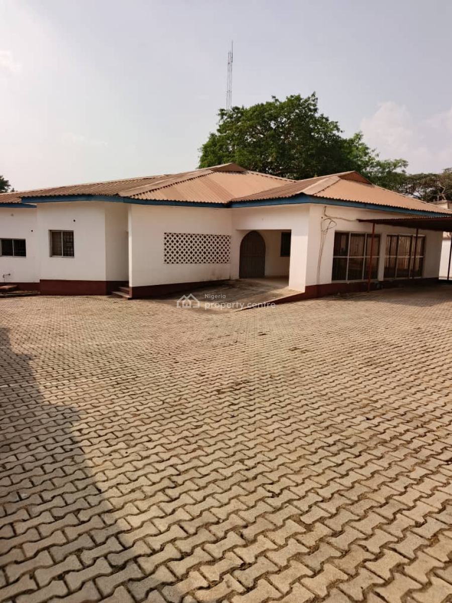 Immaculately Clean 5 Bedrooms Fully Detached Duplex with 3 Rooms Bq, Asokoro District, Abuja, Detached Duplex for Rent