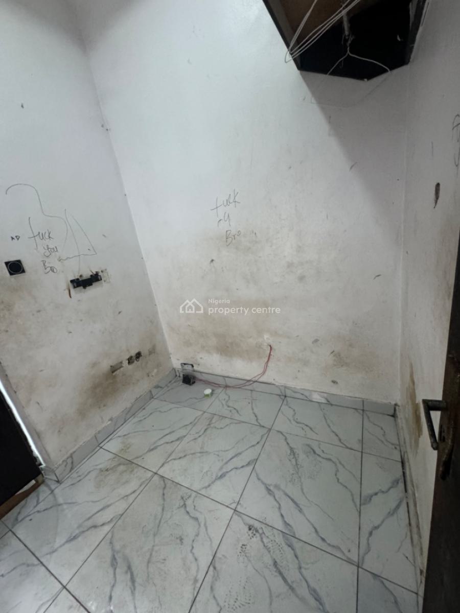Self Contained (bq), Van Daniel Estate, Orchid Road, Lekki, Lagos, Self Contain (single Rooms) for Rent
