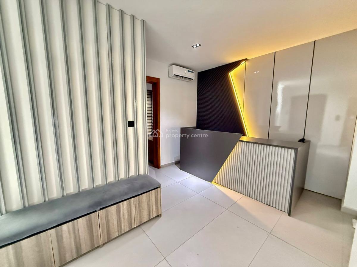 Brand New Exquisite 2 Bedroom Apartment with Pool , Gym & Elevator, Lekki Phase 1, Lekki, Lagos, Flat / Apartment for Sale