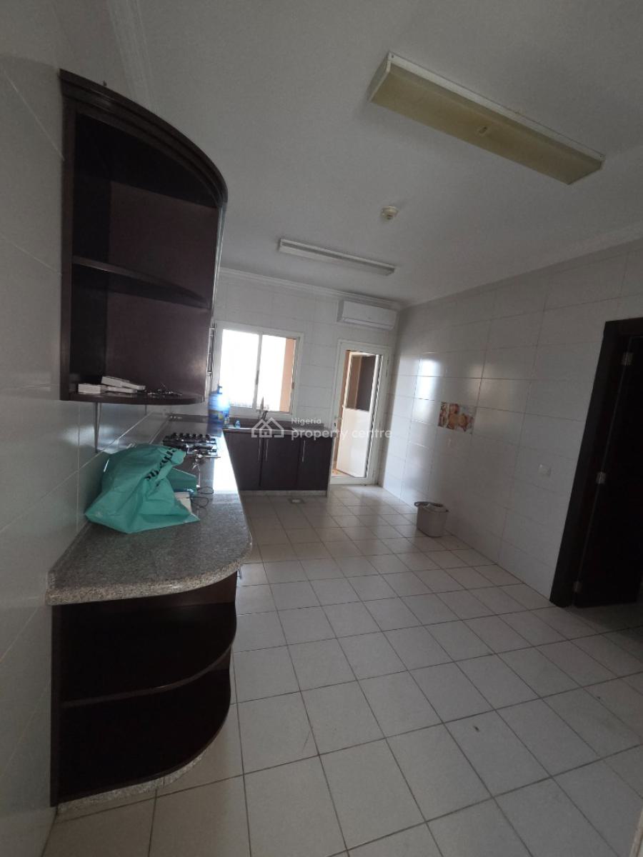 a Fully Serviced & Lovely  3 Bedroom Apartment with a Room Bq, Old Ikoyi, Ikoyi, Lagos, Flat / Apartment for Rent