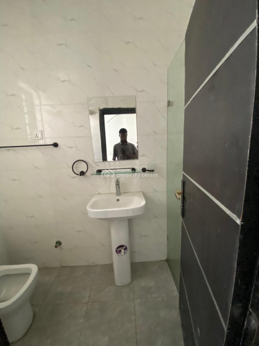 3 Bedroom Apartment, 3rd Floor, Oral Estate, Ikota, Lekki, Lagos, Flat / Apartment for Rent