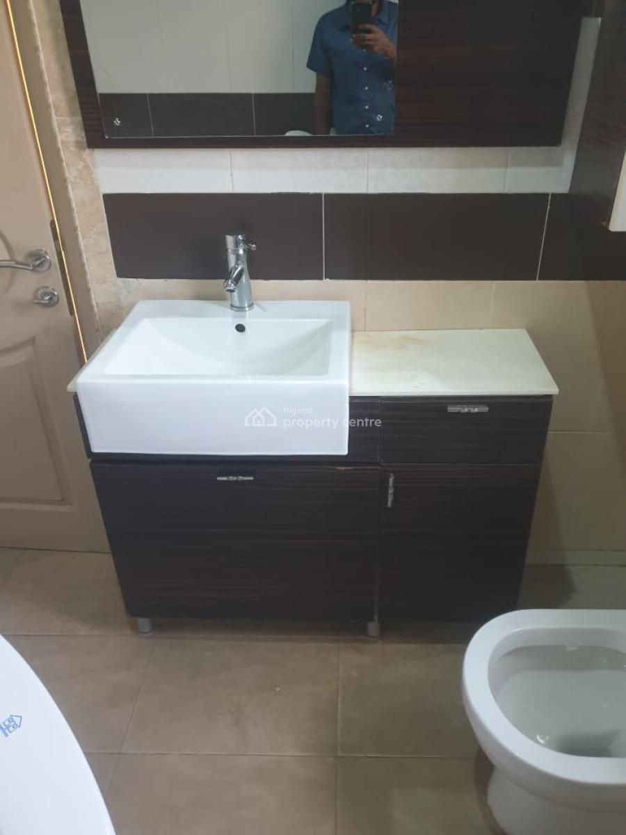 Beautiful Clean 3 Bedroom Flat with All Room Ensuite and Visitors Toilet, Gra Phase 2, Magodo, Lagos, Flat / Apartment for Rent