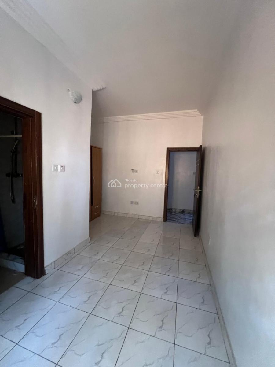 Neat and Well Maintained 3 Bedroom Apartment in a Serene Neighborhood., Off Admiralty, Lekki Phase 1, Lekki, Lagos, Flat / Apartment for Rent