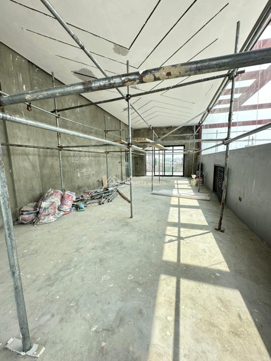 Aesthetically Pleasing 3 Bedroom Apartment with Rooftop Swimming Pool,, Lekki Phase 1, Lekki, Lagos, Flat / Apartment for Sale