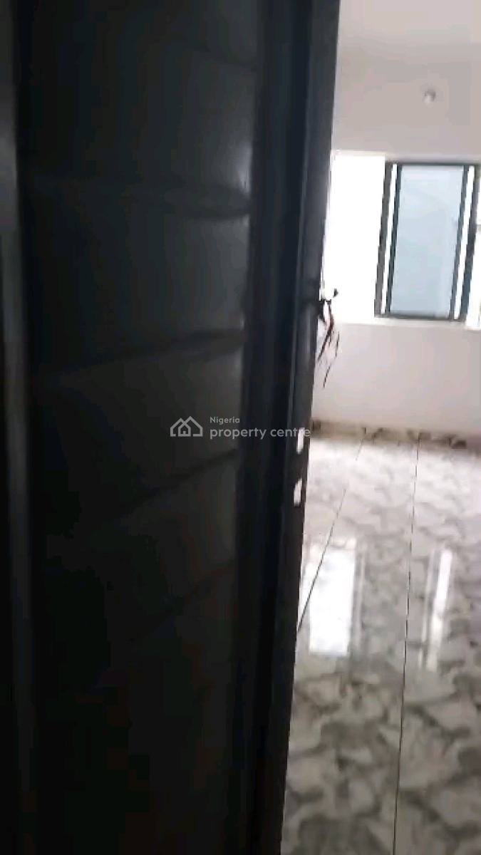 Shomolu  Executive Standard Very Spacious Clean and Decent Room Self Contain, Off Market Street, Shomolu, Lagos, Self Contain (single Rooms) for Rent