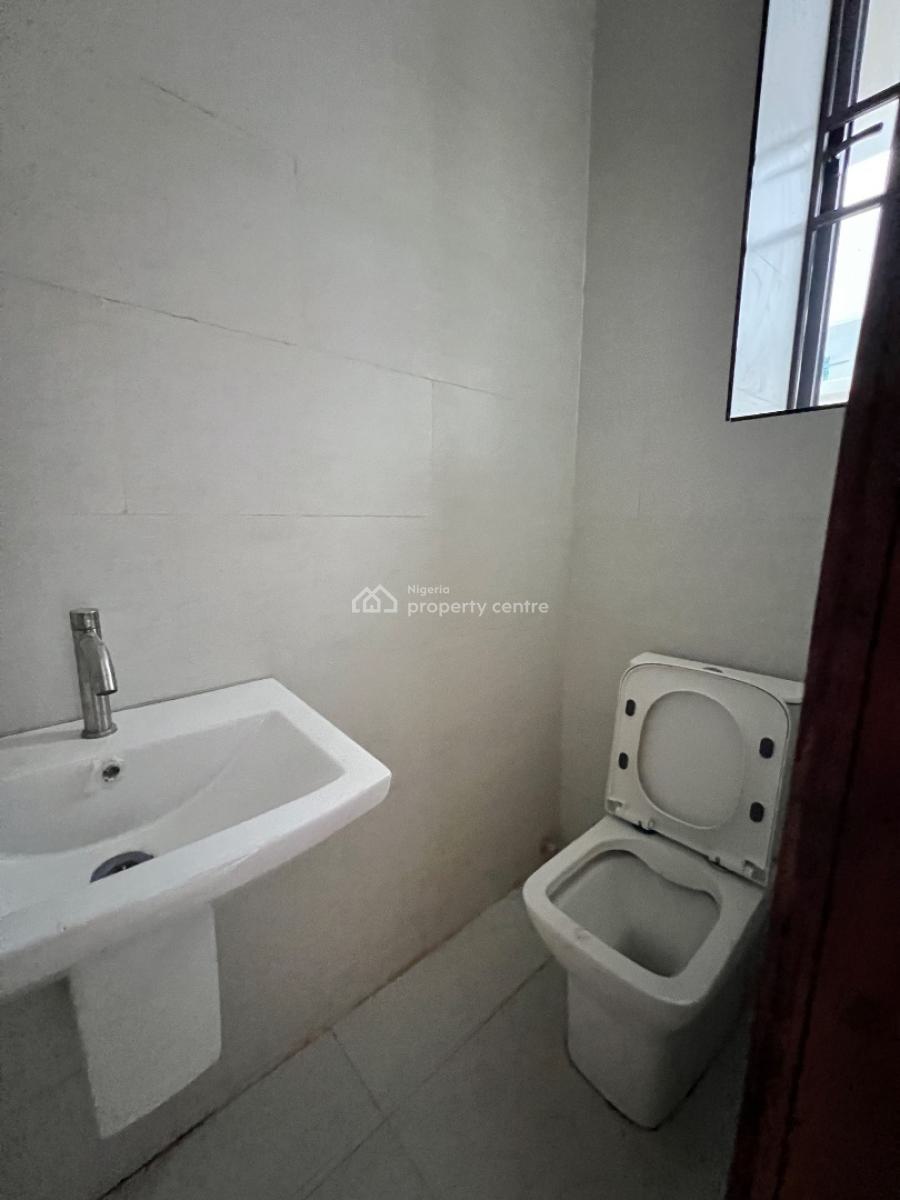 Furnished Bq with Swimming Pool and Gym, Lekki Phase 1, Lekki, Lagos, Self Contain (single Rooms) for Rent