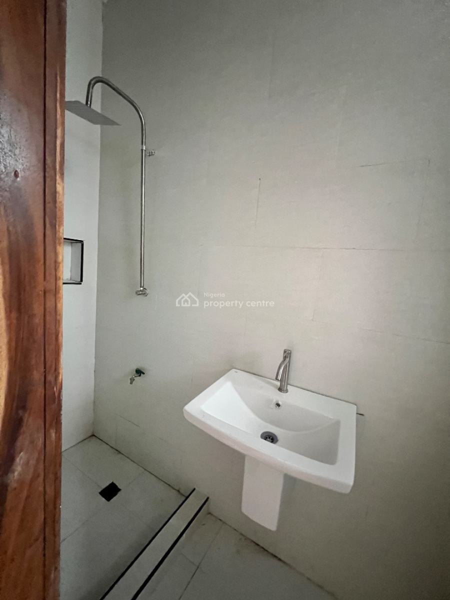 Furnished Bq with Swimming Pool and Gym, Lekki Phase 1, Lekki, Lagos, Self Contain (single Rooms) for Rent