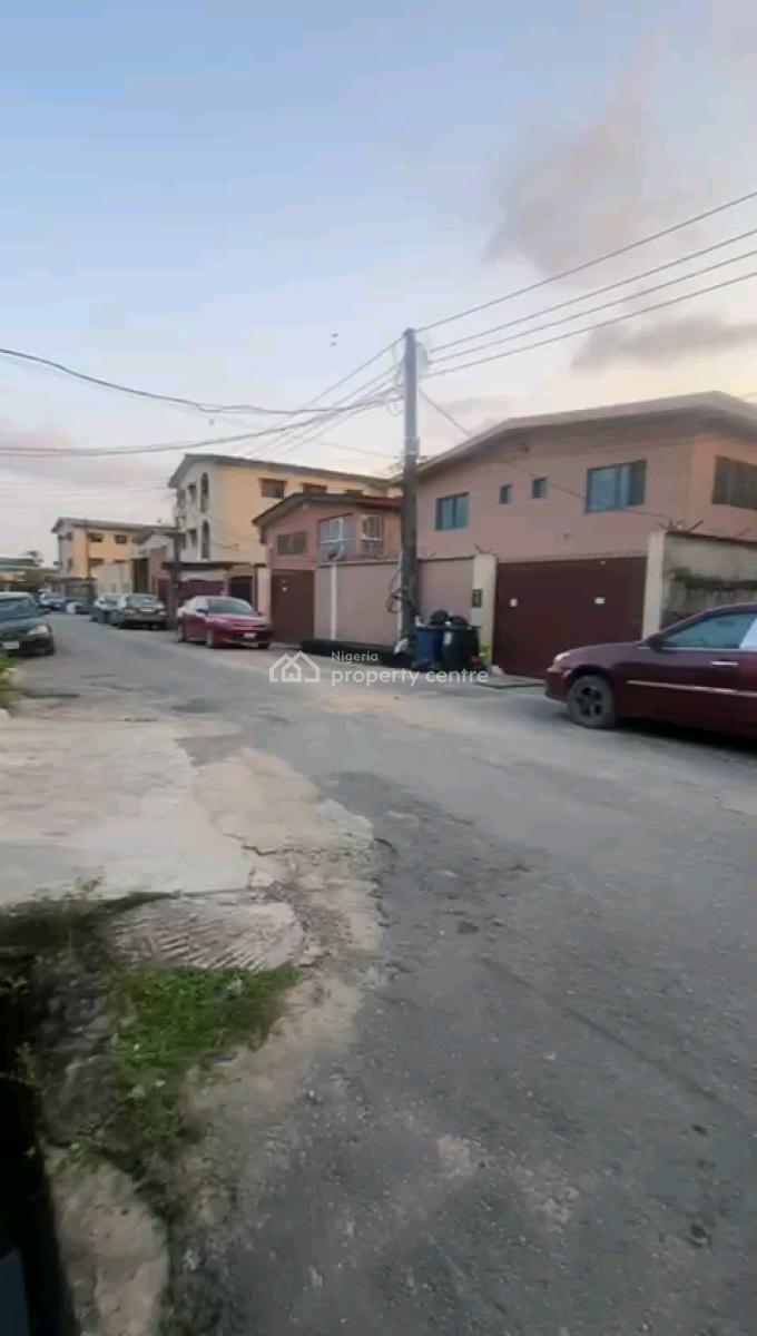 Demolishable Building (6 Units 2 Bedroom Flat) on Dry Land, Alh Jimoh Oladehinde, Ifako, Gbagada, Lagos, Block of Flats for Sale