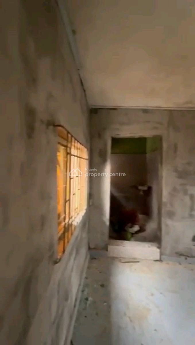 Renovated Room Self Downstairs Big and Standard with Screeded Walls, Oluwole Street in an Estate, Akoka, Yaba, Lagos, Self Contain (single Rooms) for Rent