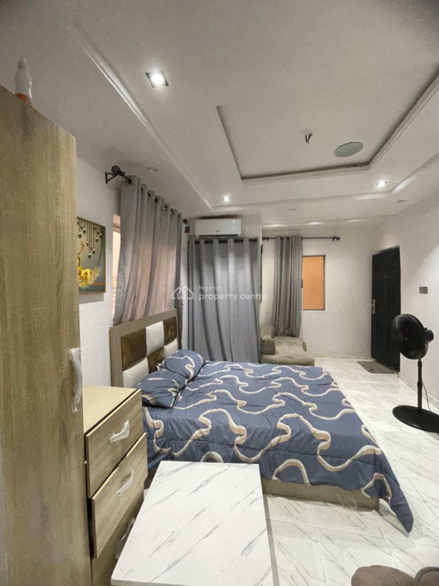 Lovely and Spacious Studio Apartment, Morocco Road, Shomolu, Yaba, Lagos, Self Contain (single Rooms) Short Let