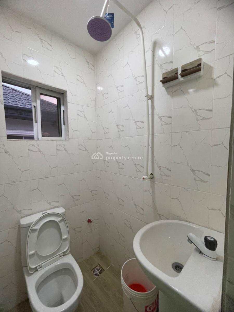 Lovely and Spacious Studio Apartment, Morocco Road, Shomolu, Yaba, Lagos, Self Contain (single Rooms) Short Let