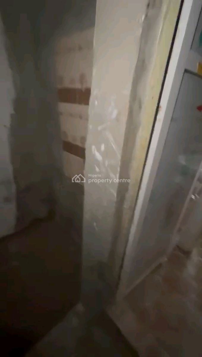 Standard and Spacious Mini Flat, Off Ilaje Road, Bariga, Shomolu, Lagos, Mini Flat (room and Parlour) for Rent