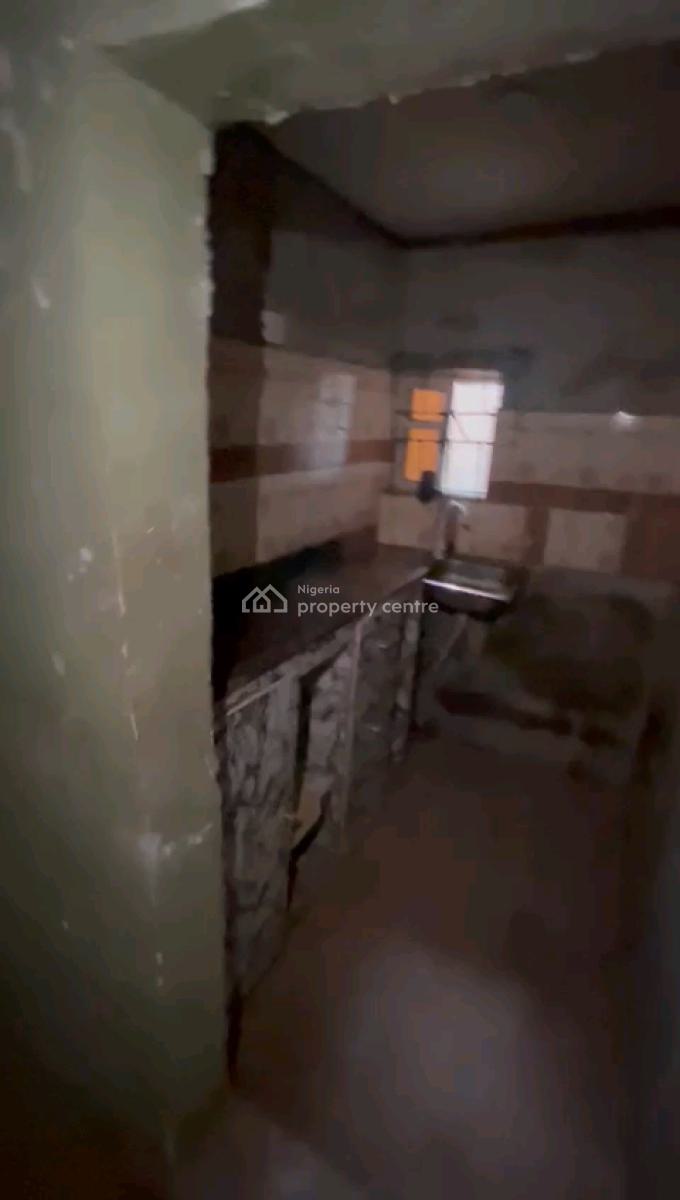 Standard and Spacious Mini Flat, Off Ilaje Road, Bariga, Shomolu, Lagos, Mini Flat (room and Parlour) for Rent