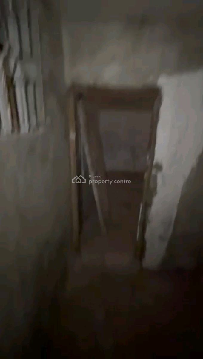 Standard and Spacious Mini Flat, Off Ilaje Road, Bariga, Shomolu, Lagos, Mini Flat (room and Parlour) for Rent