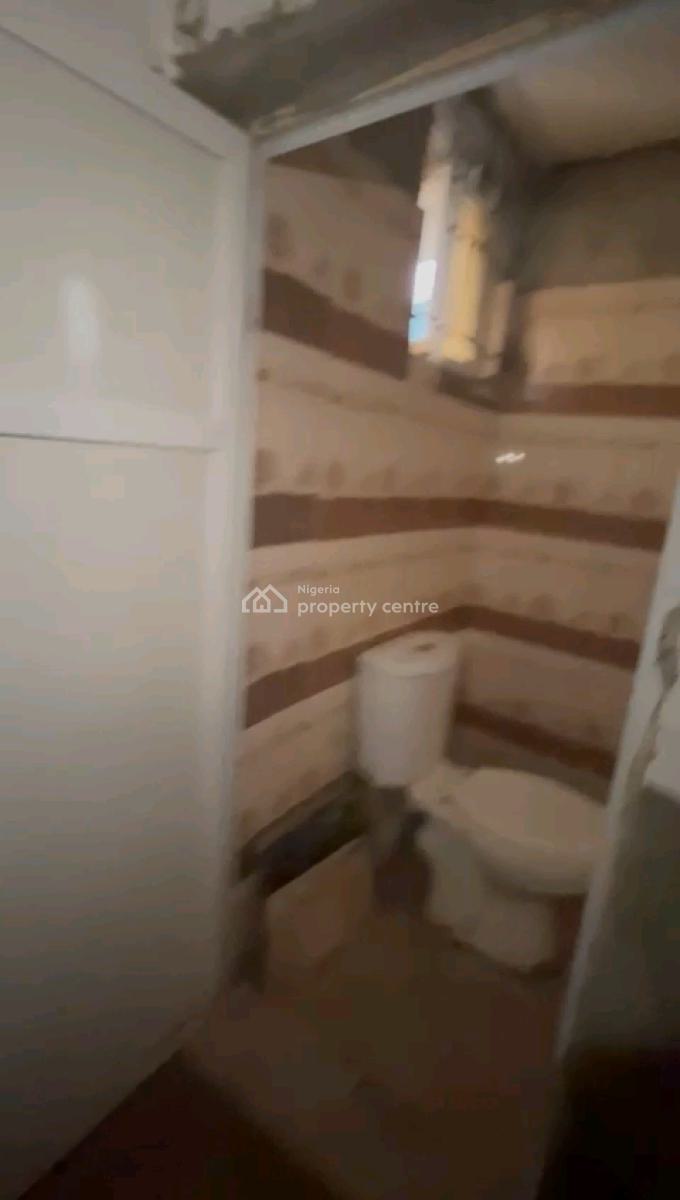 Standard and Spacious Mini Flat, Off Ilaje Road, Bariga, Shomolu, Lagos, Mini Flat (room and Parlour) for Rent