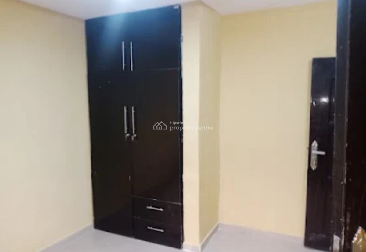 Executive 2-bedroom Flat with Extra Space, Ahmadiya, New Oko-oba, Agege, Lagos, Flat / Apartment for Rent