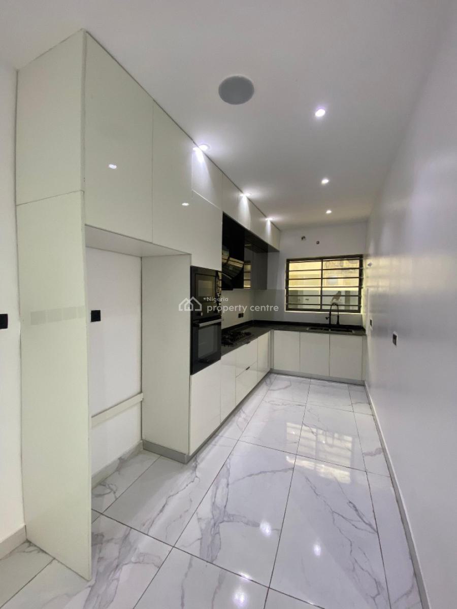 2 Bedroom Flat Apartment with Elevator, Lekki Phase 1, Lekki, Lagos, Flat / Apartment for Sale