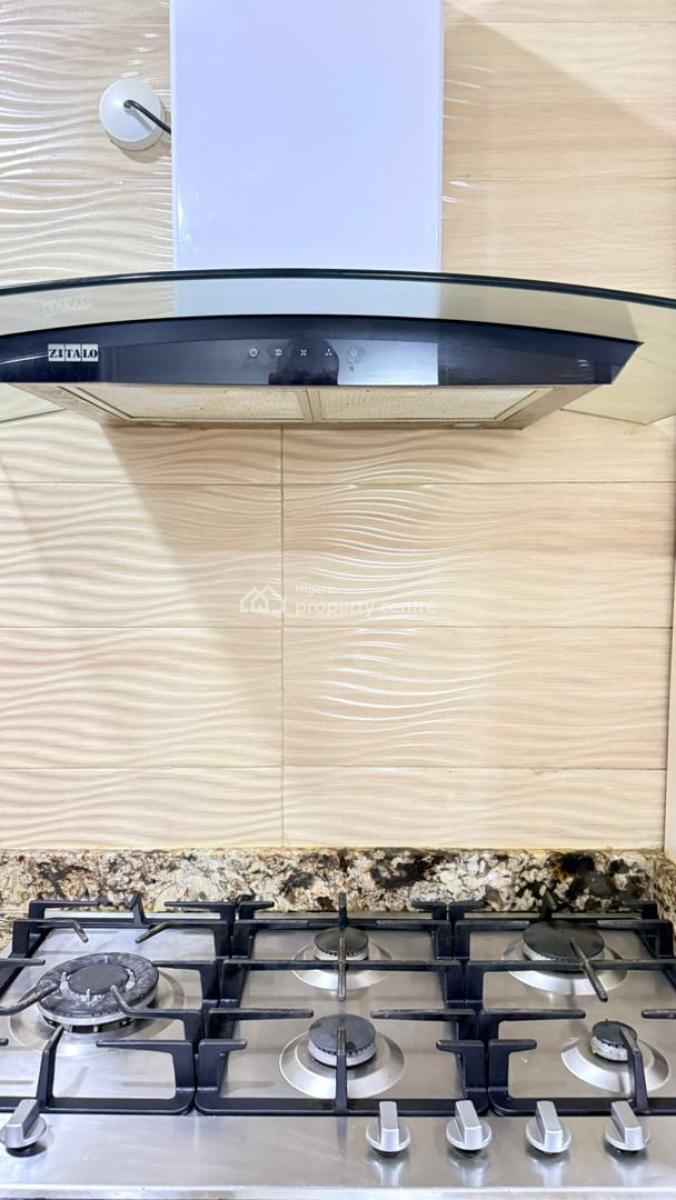 2 Bedroom Apartment with Swimming Pool and Gym, Lekki Phase 1, Lekki, Lagos, Flat / Apartment Short Let