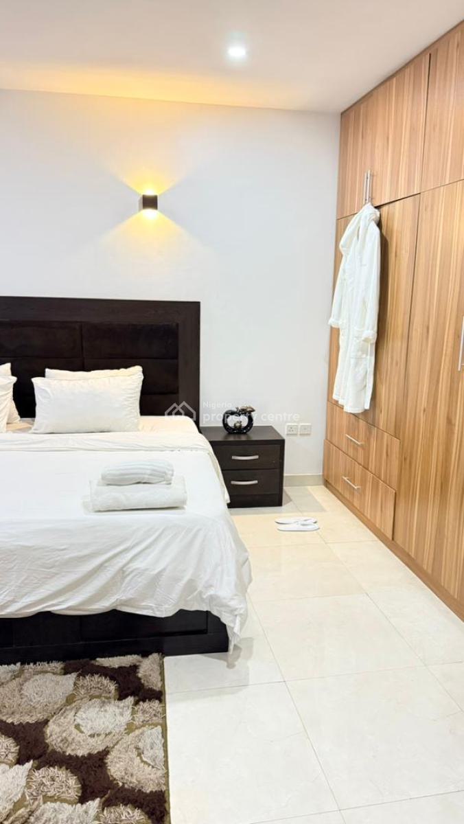 2 Bedroom Apartment with Swimming Pool and Gym, Lekki Phase 1, Lekki, Lagos, Flat / Apartment Short Let