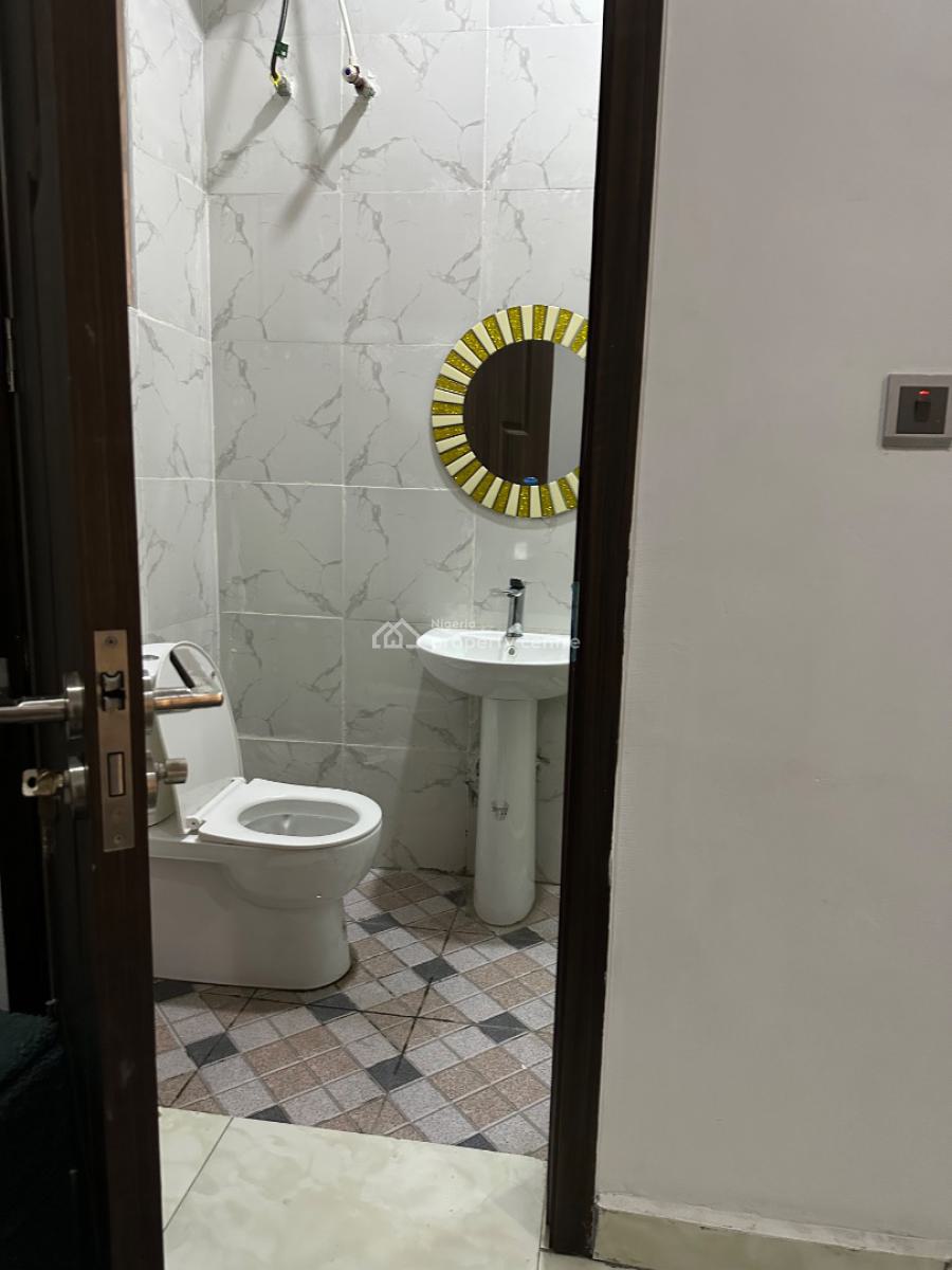 Spacious 4 Bedrooms Detached Duplex ( Self Compound), Daffodil Gardens Estate 2, Lekki Phase 2, Lekki, Lagos, Detached Duplex Short Let