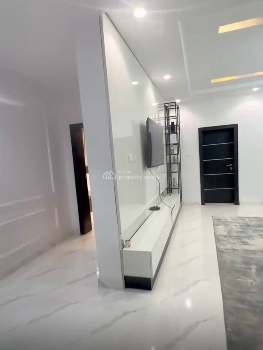 Lavishly Furnished 3 Bedroom Apartment, Lekki Phase 1, Lekki, Lagos, Flat / Apartment Short Let