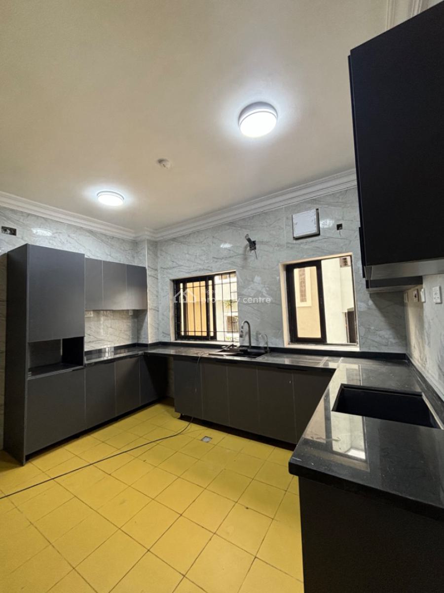 Spacious 3 Bedroom Apartment with a Bq, Swimming Pool, Lekki Phase 1, Lekki, Lagos, Flat / Apartment for Rent