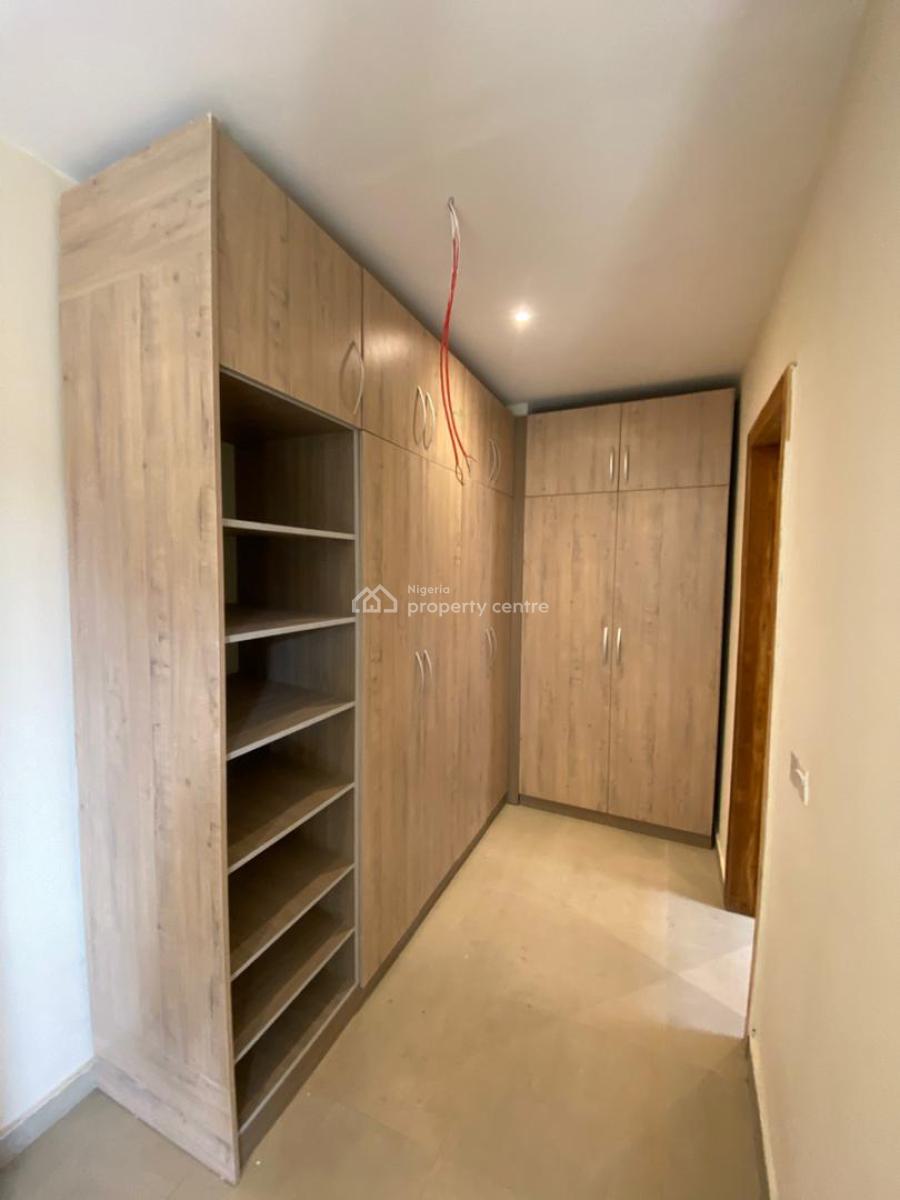 3 Bedroom Apartment with Bq, Lekki Phase I, Lekki, Lagos, Flat / Apartment for Rent